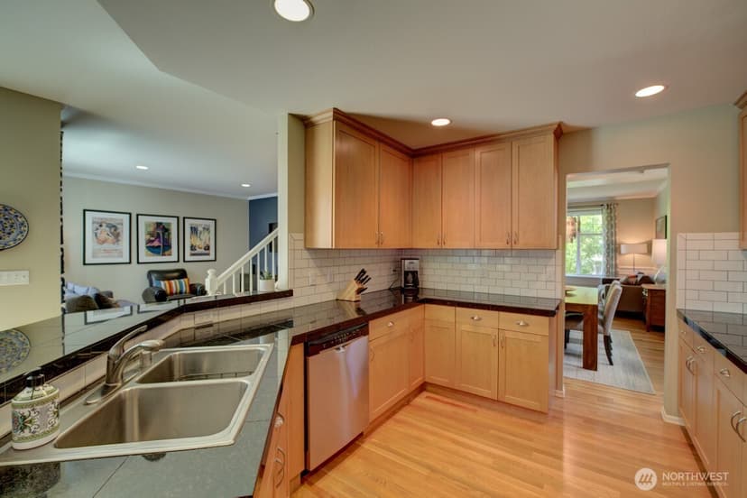 Property photo for 2140 NW Far Country Lane, Issaquah photo 15