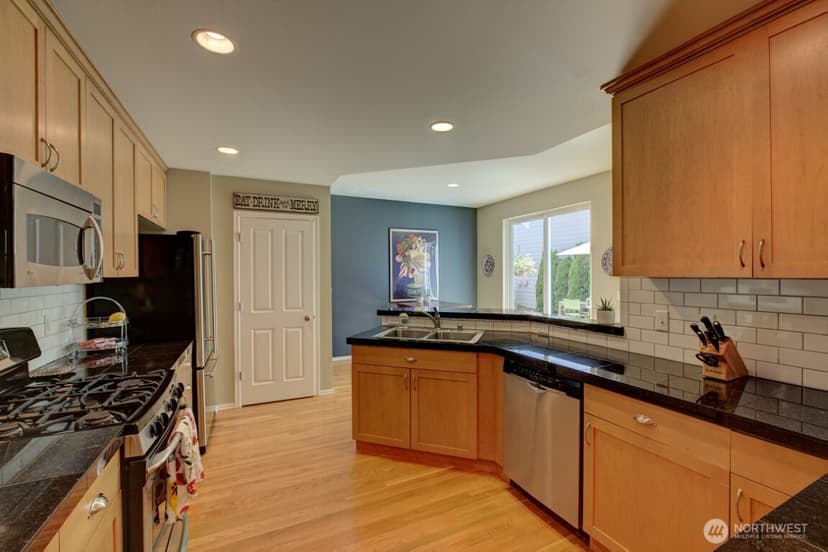 Property photo for 2140 NW Far Country Lane, Issaquah photo 17