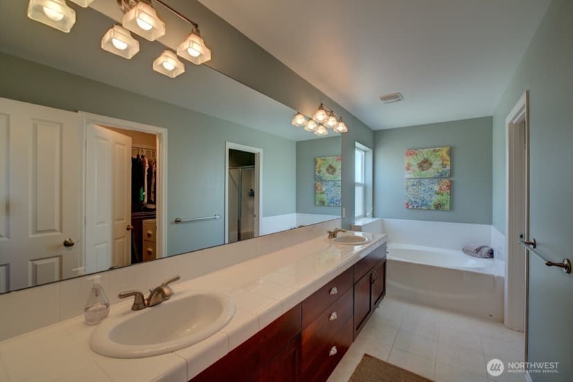 Property photo for 2140 NW Far Country Lane, Issaquah photo 30