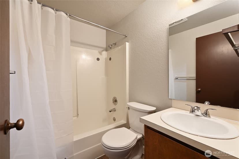 Property photo for 2210 2212 Colby Avenue, Everett photo 12