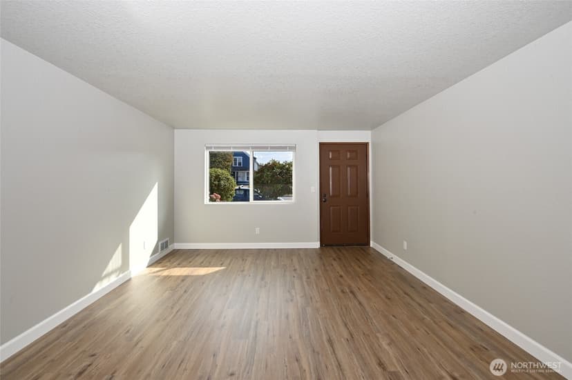 Property photo for 2210 2212 Colby Avenue, Everett photo 8