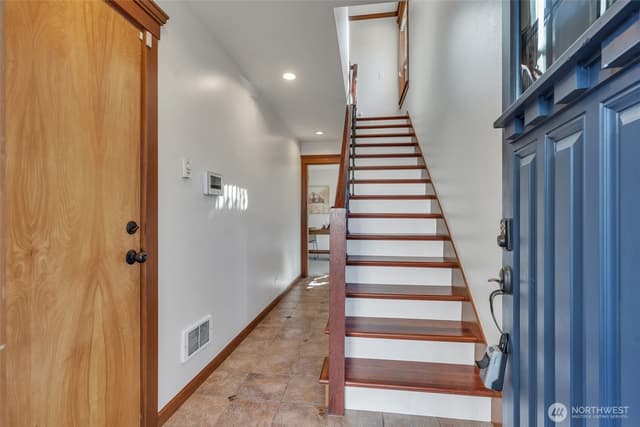 Property photo for 3043 59th Avenue SW #A, Seattle photo 2