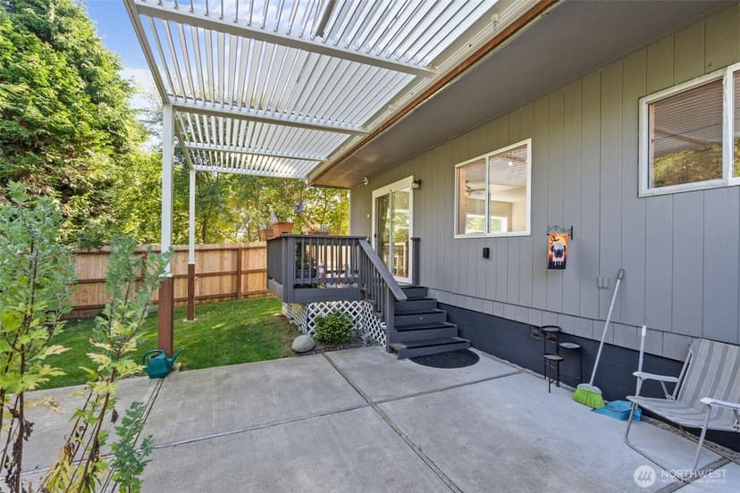 Property photo for 578 Meadow Avenue NE, Ocean Shores photo 29