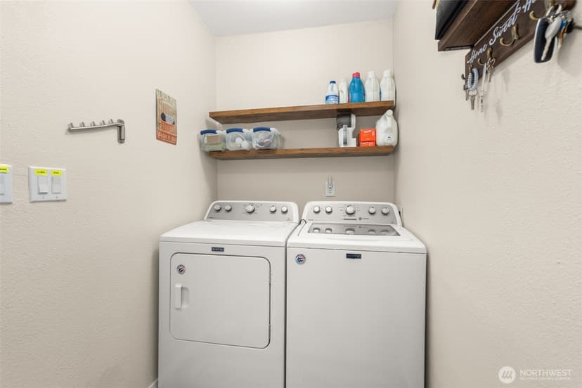 Property photo for 578 Meadow Avenue NE, Ocean Shores photo 27