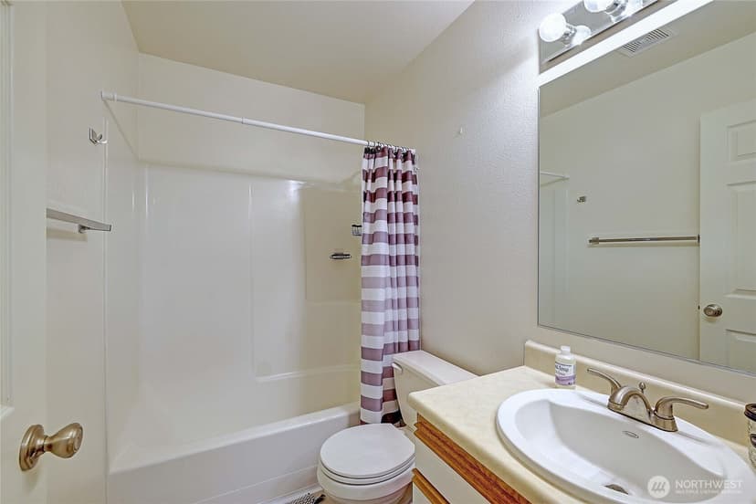 Property photo for 4017 165th Place NE #B, Arlington photo 12