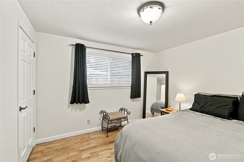 Property photo for 15403 Corliss Place N, Shoreline photo 12