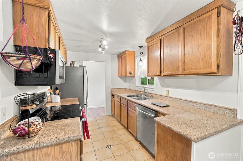 Property photo for 15403 Corliss Place N, Shoreline photo 6