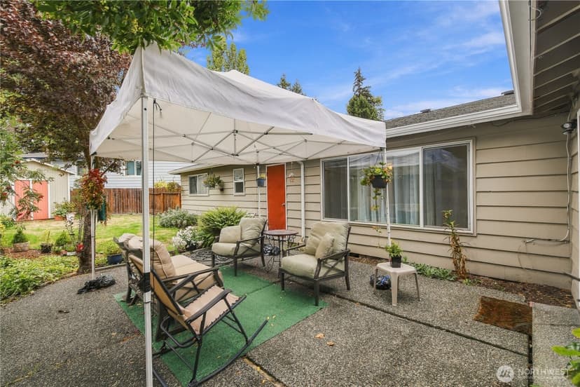 Property photo for 15403 Corliss Place N, Shoreline photo 17