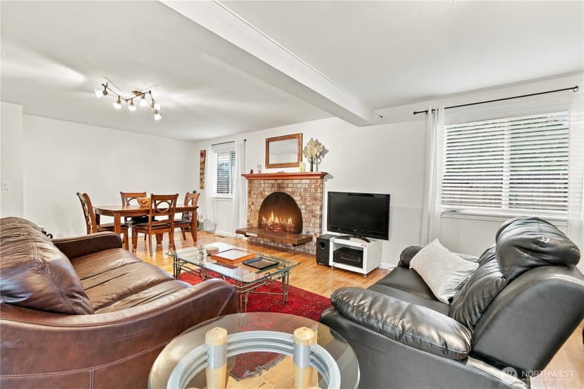 Property photo for 15403 Corliss Place N, Shoreline photo 16