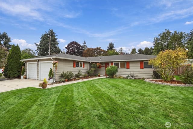 Property photo for 15403 Corliss Place N, Shoreline