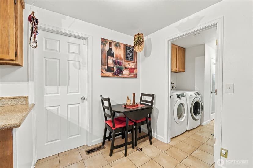 Property photo for 15403 Corliss Place N, Shoreline photo 9