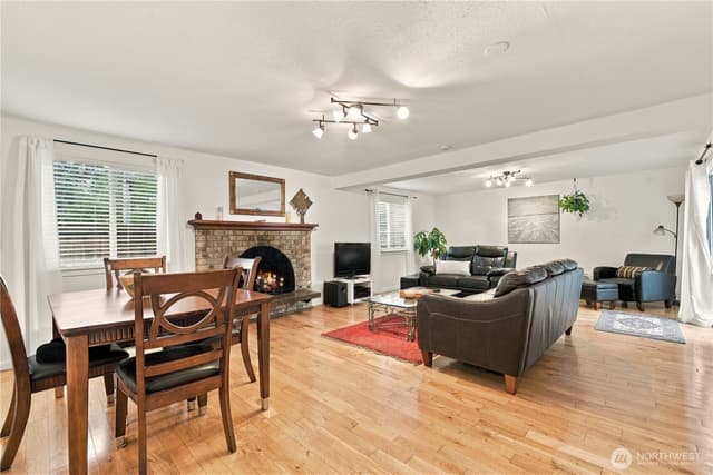 Property photo for 15403 Corliss Place N, Shoreline photo 5