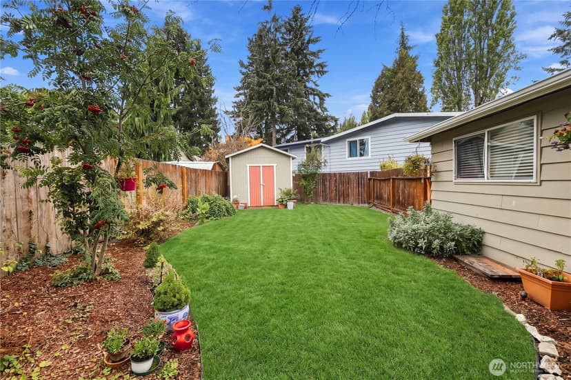 Property photo for 15403 Corliss Place N, Shoreline photo 19