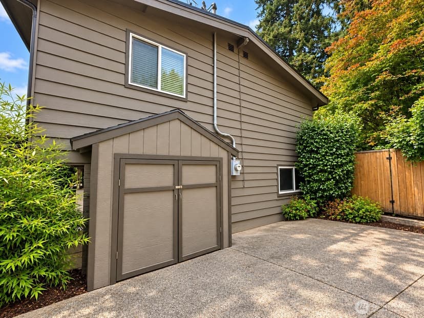 Property photo for 401 109th Avenue SE, Bellevue photo 17