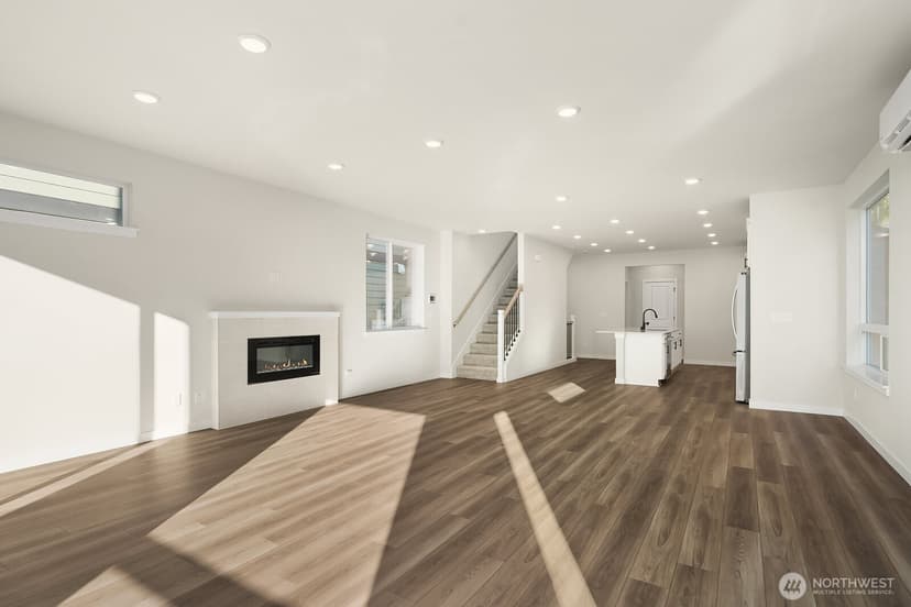 Property photo for 4027 Aberdeen Way NE, Newcastle photo 6