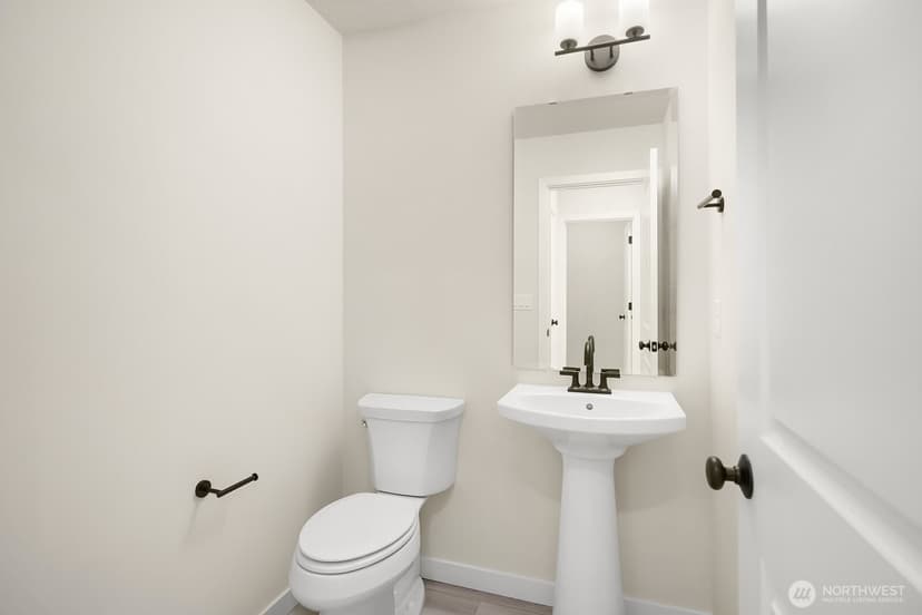 Property photo for 4027 Aberdeen Way NE, Newcastle photo 13