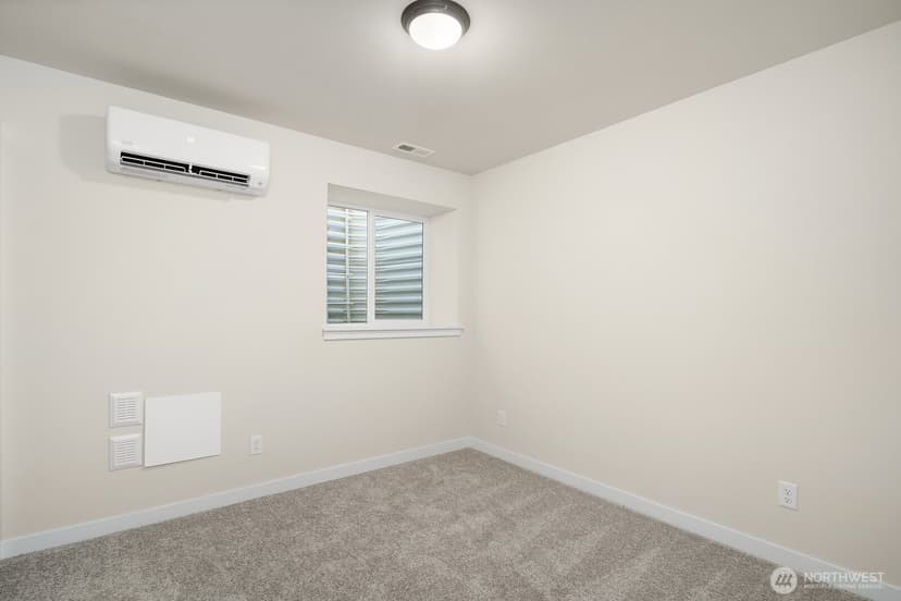 Property photo for 4027 Aberdeen Way NE, Newcastle photo 23
