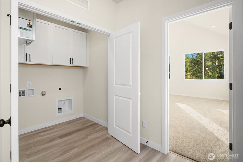 Property photo for 4027 Aberdeen Way NE, Newcastle photo 22