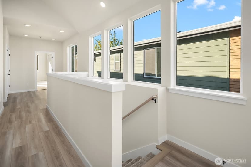 Property photo for 4027 Aberdeen Way NE, Newcastle photo 2
