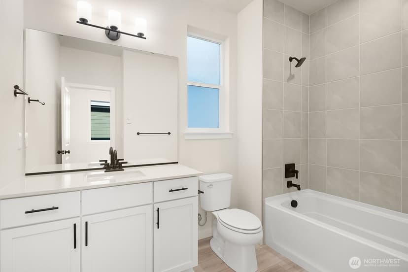 Property photo for 4027 Aberdeen Way NE, Newcastle photo 21