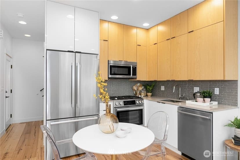Property photo for 1430 24th Avenue #A, Seattle photo 7