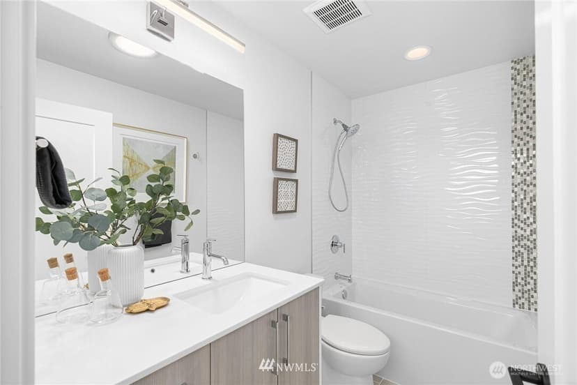 Property photo for 1430 24th Avenue #A, Seattle photo 13