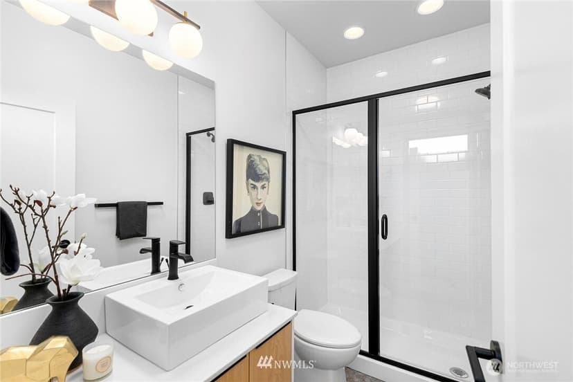 Property photo for 1430 24th Avenue #A, Seattle photo 11