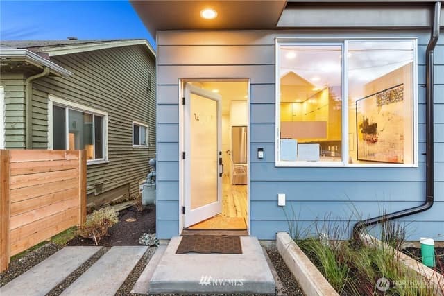 Property photo for 1430 24th Avenue #A, Seattle photo 3