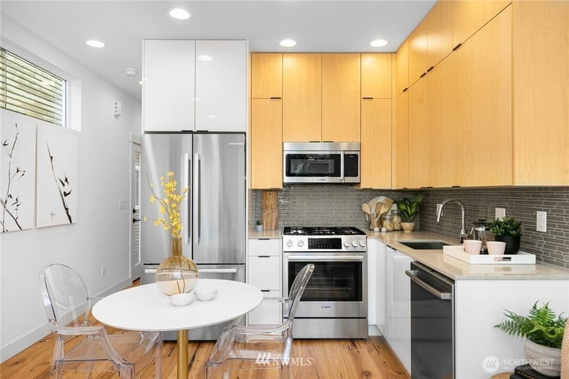Property photo for 1430 24th Avenue #A, Seattle photo 8