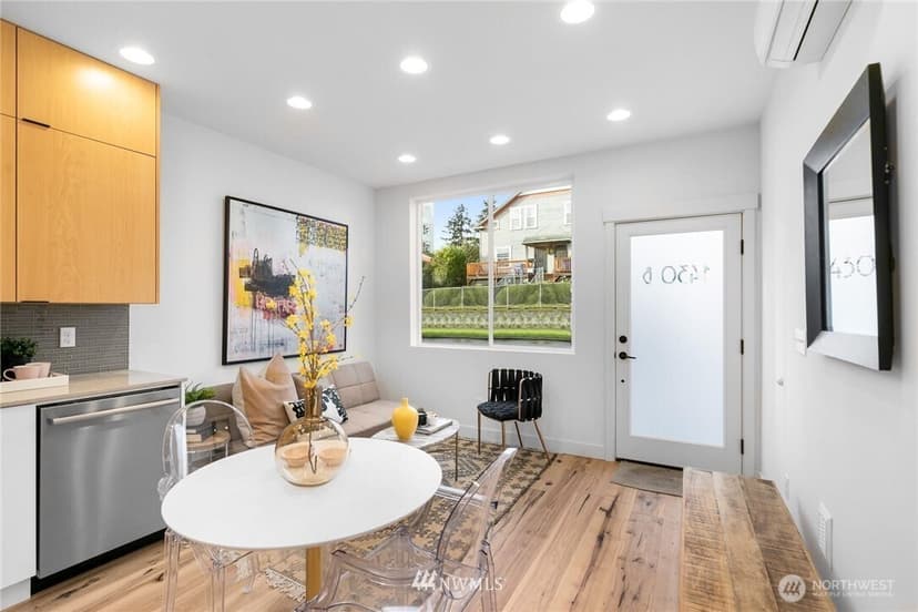 Property photo for 1430 24th Avenue #A, Seattle photo 6