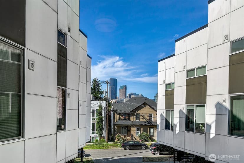 Property photo for 208 16th Avenue #E, Seattle photo 7