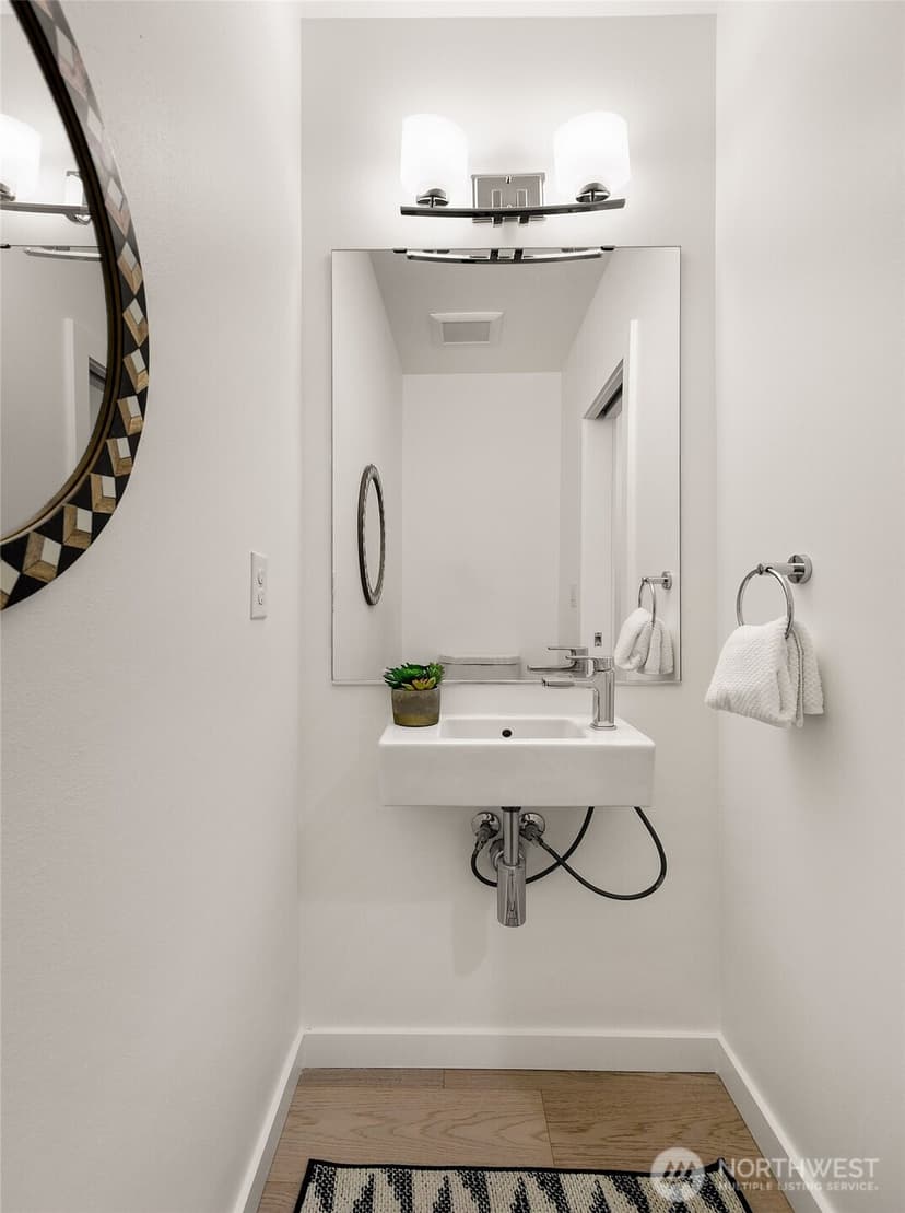 Property photo for 208 16th Avenue #E, Seattle photo 12