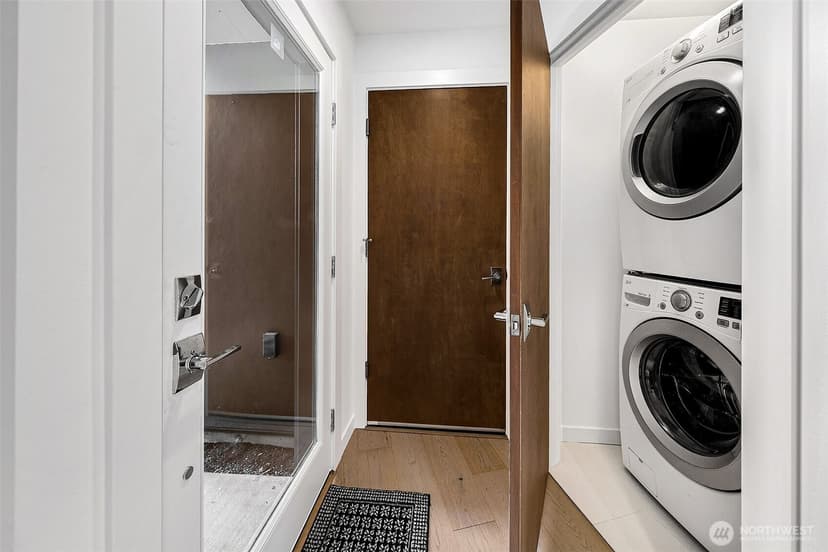 Property photo for 208 16th Avenue #E, Seattle photo 15
