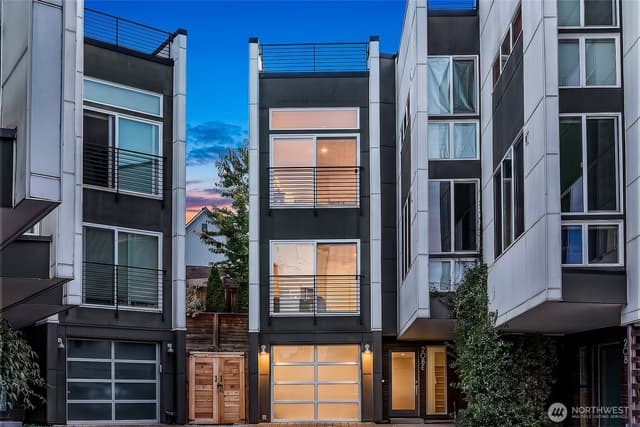 Property photo for 208 16th Avenue #E, Seattle
