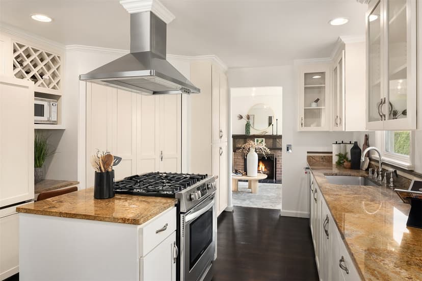 Property photo for 11020 SE 64th Street, Bellevue photo 11