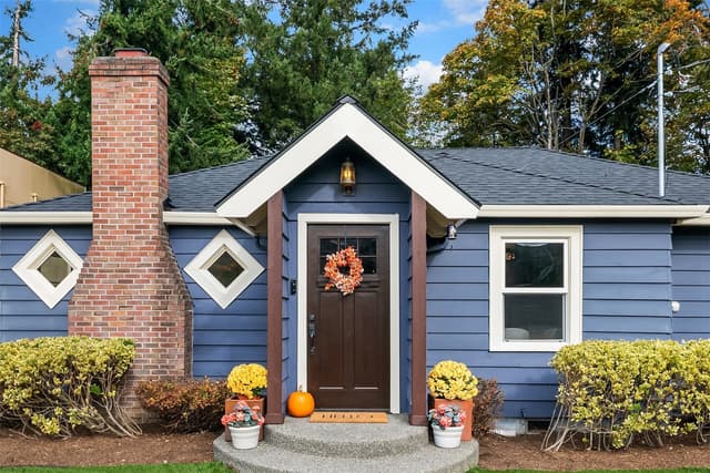 Property photo for 11020 SE 64th Street, Bellevue photo 2