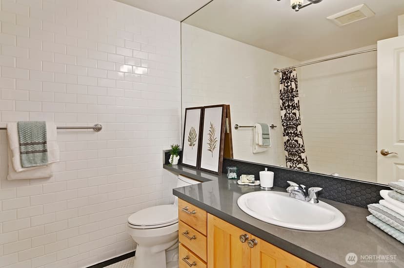 Property photo for 2502 N 50th Street #103, Seattle photo 17