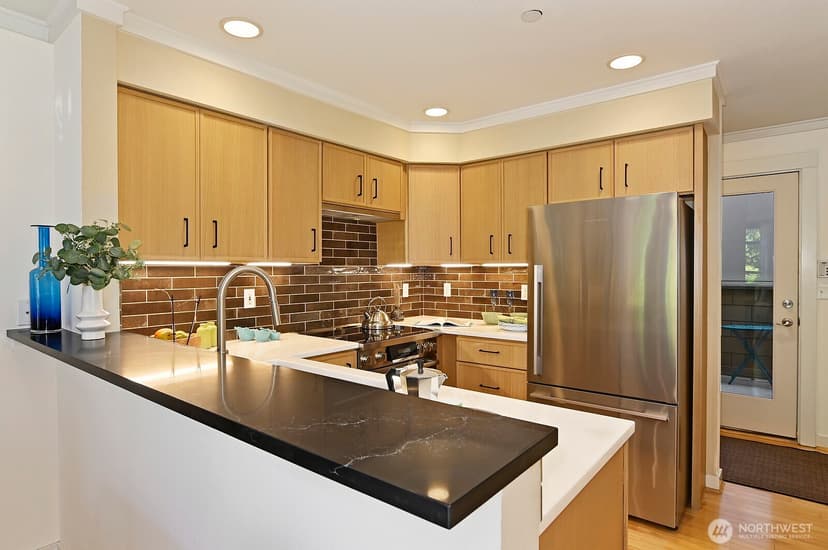 Property photo for 2502 N 50th Street #103, Seattle photo 7