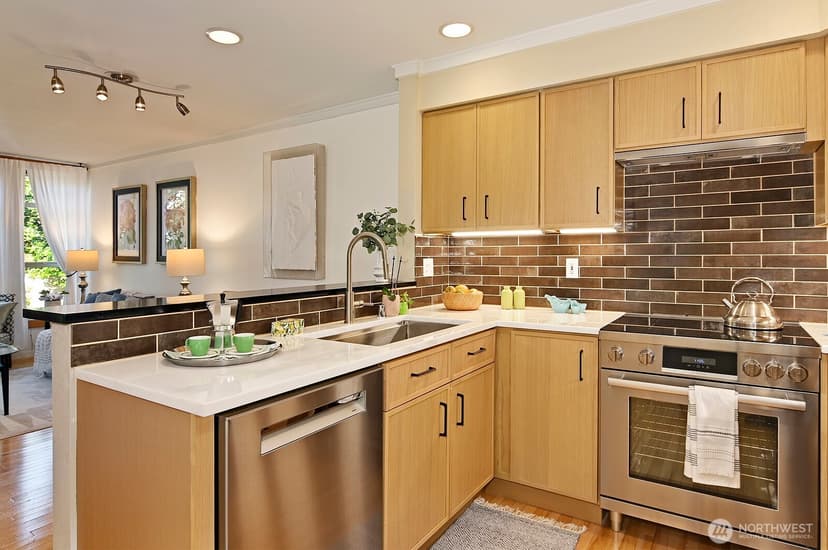 Property photo for 2502 N 50th Street #103, Seattle photo 6