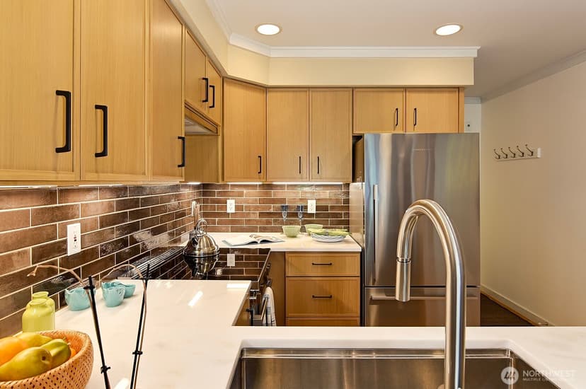Property photo for 2502 N 50th Street #103, Seattle photo 8