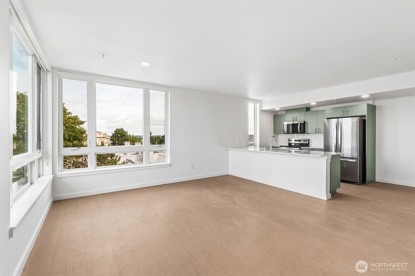 Property photo for 5819 Phinney Avenue N #401, Seattle photo 13