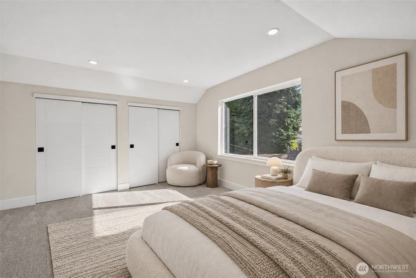 Property photo for 5520 Brooklyn Avenue NE, Seattle photo 15