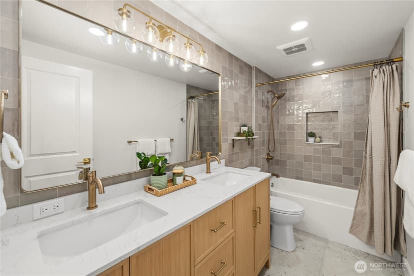Property photo for 3542 43rd Avenue W, Seattle photo 20