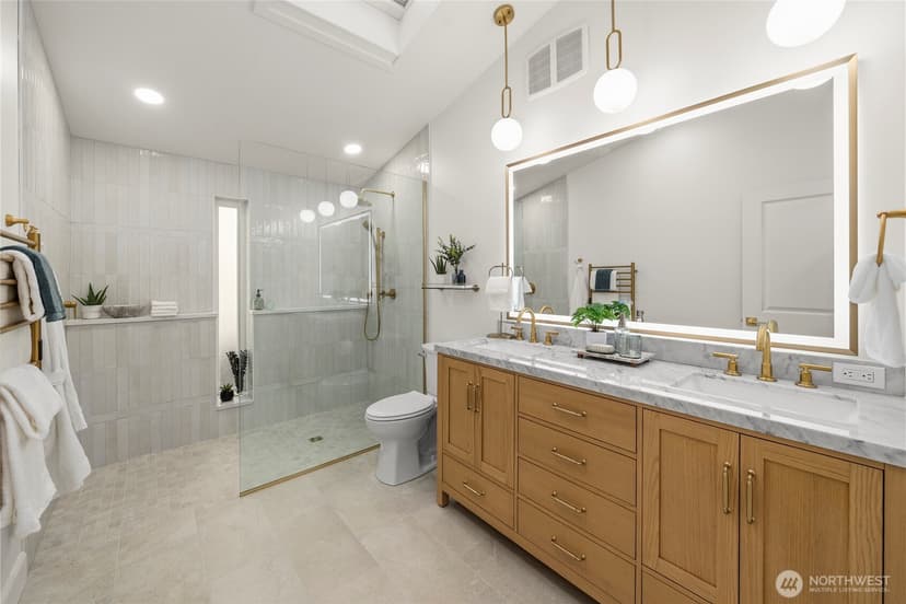 Property photo for 3542 43rd Avenue W, Seattle photo 14