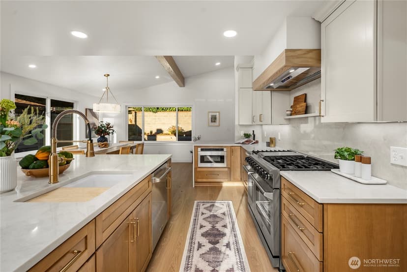 Property photo for 3542 43rd Avenue W, Seattle photo 6