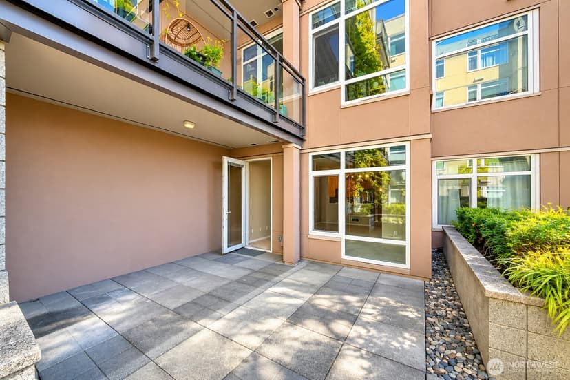 Property photo for 1950 Alaskan Way #121, Seattle photo 17