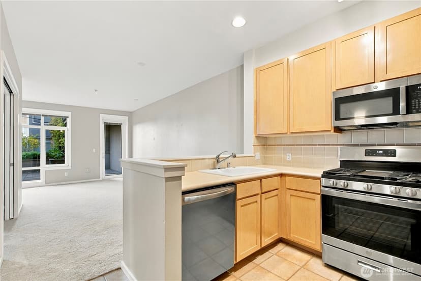 Property photo for 1950 Alaskan Way #121, Seattle photo 8