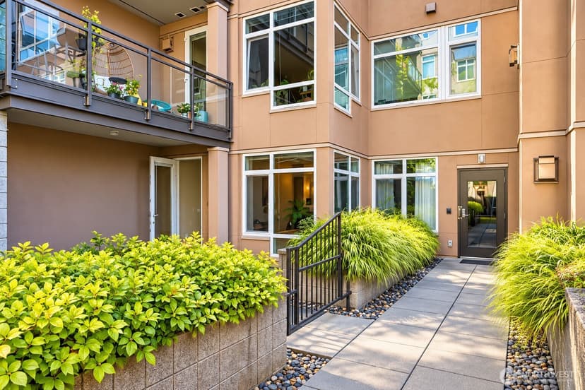 Property photo for 1950 Alaskan Way #121, Seattle photo 4