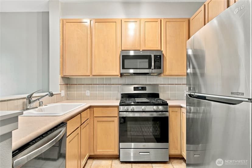 Property photo for 1950 Alaskan Way #121, Seattle photo 7
