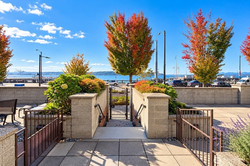 Property photo for 1950 Alaskan Way #121, Seattle photo 3
